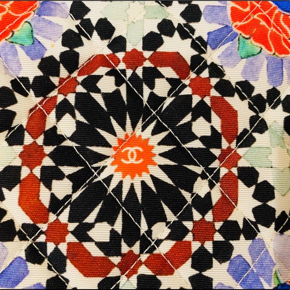 SOLD 🌟Chanel Limited Edition Dubai Cruise Clutch - Picture 9 of 15